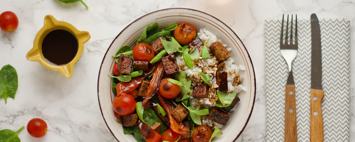 Roasted tomato, red pepper and tofu bowl